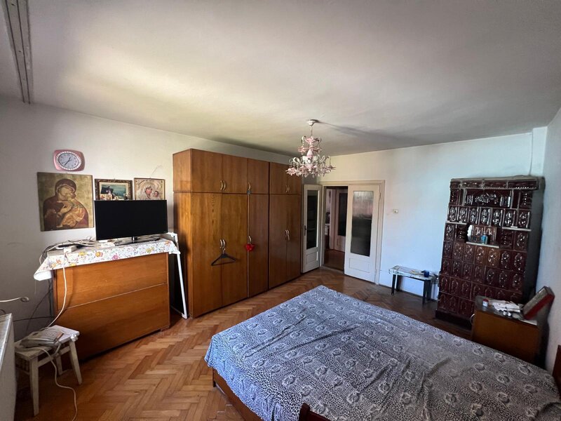 Piata Progresului, Drumul Gazarului, zona exclusiv de case si vile.